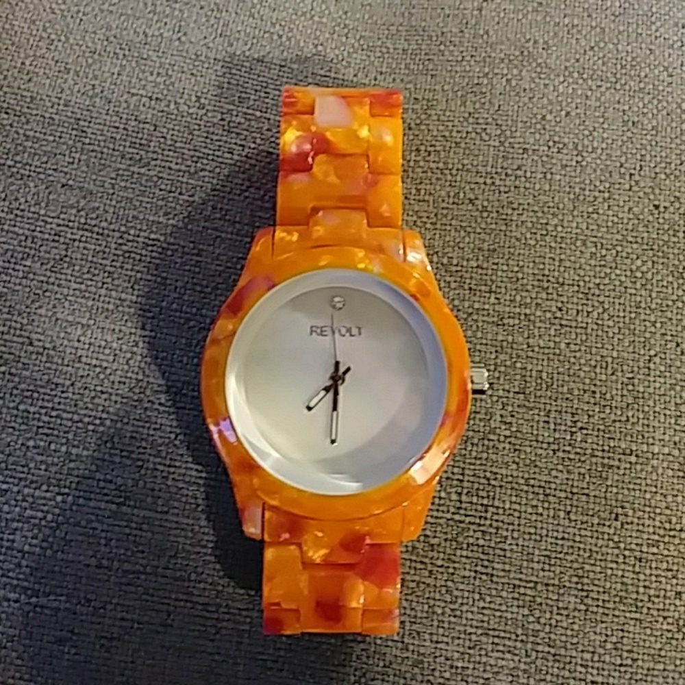 Revolt watch